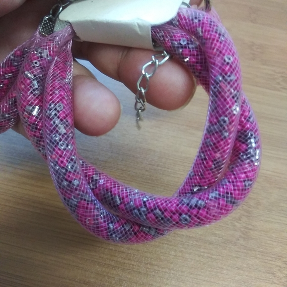 Pink Bracelet Earring Set Fun Quirky Cased Seed Beads New - Picture 3 of 3